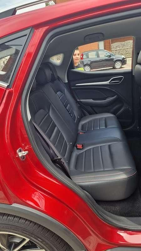 Usata MG ZS Luxury 106 CV (77 kW) 2024 Berlina