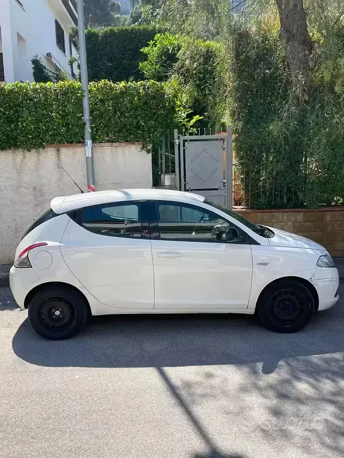 Usata Lancia Ypsilon 2015 Utilitaria