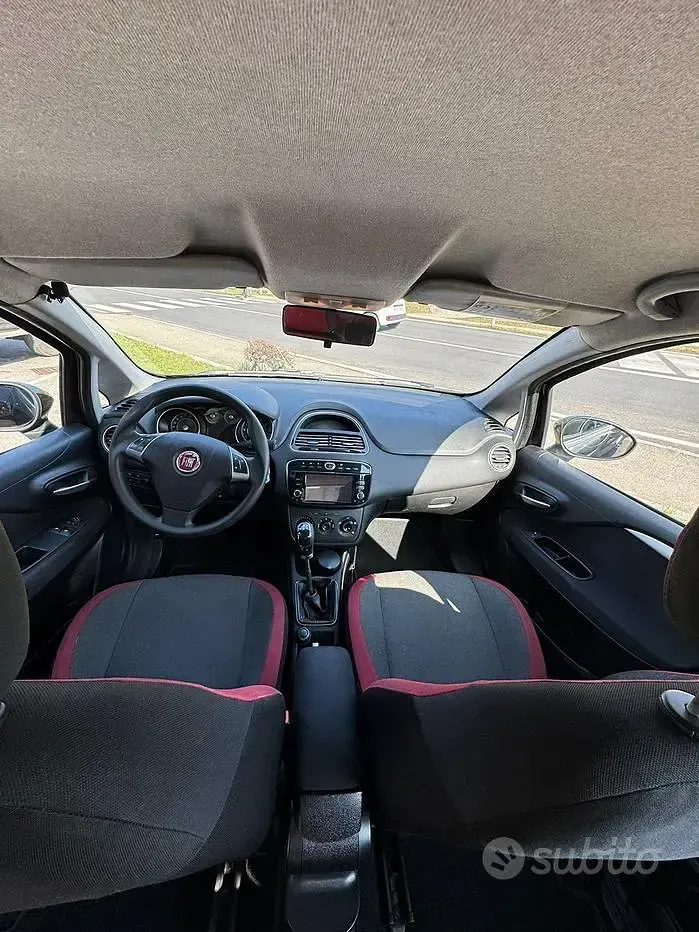 Usata Fiat Punto 85 CV (62 kW) 2012 Nero Utilitaria