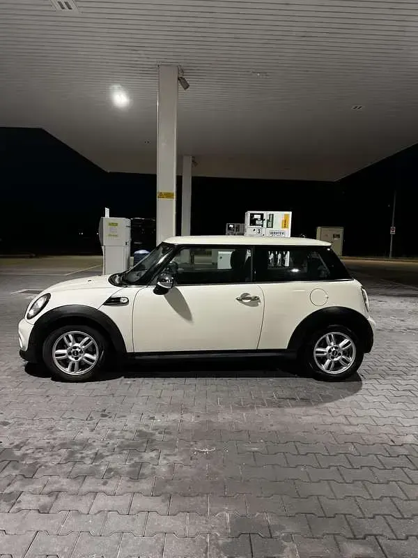 Usata Mini ONE 75 CV (55 kW) 2014 Utilitaria
