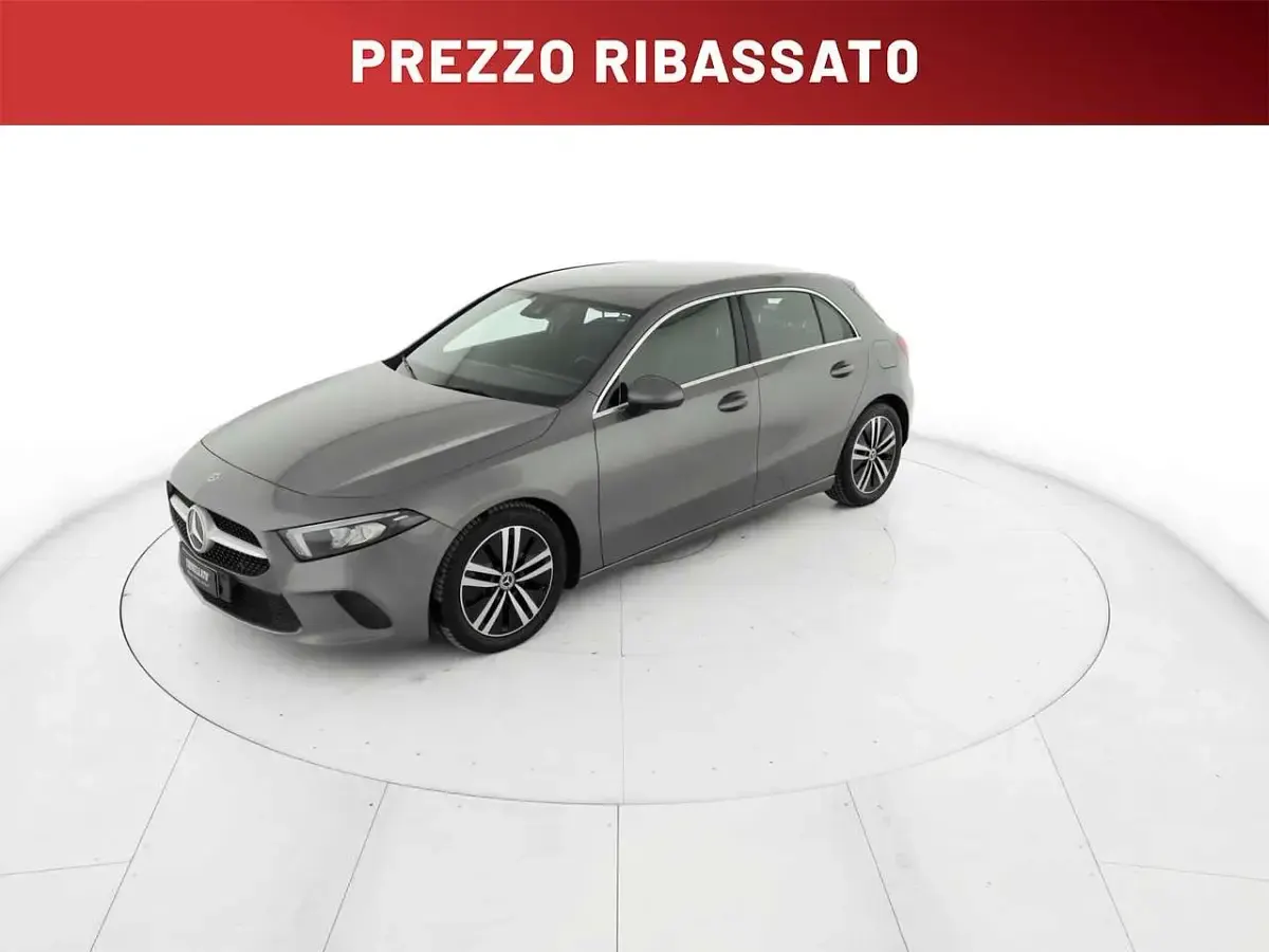 Usata Mercedes A180 Progressive 116 CV (85 kW) 2022 Grigio Berlina