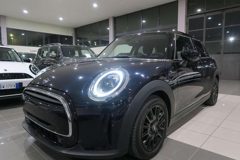 Usata Mini Cooper Classic 136 CV (100 kW) 2023 Blu black metallizzato Utilitaria