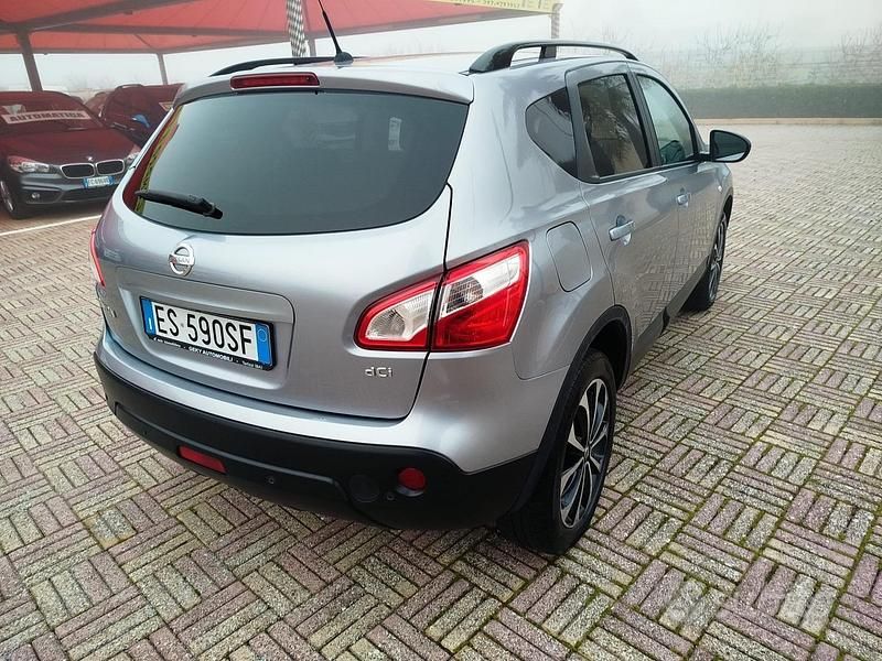 Grigio Usata 2013 Nissan Qashqai Tekna SUV | 8200 € (Buon prezzo) - Immagine 1/4