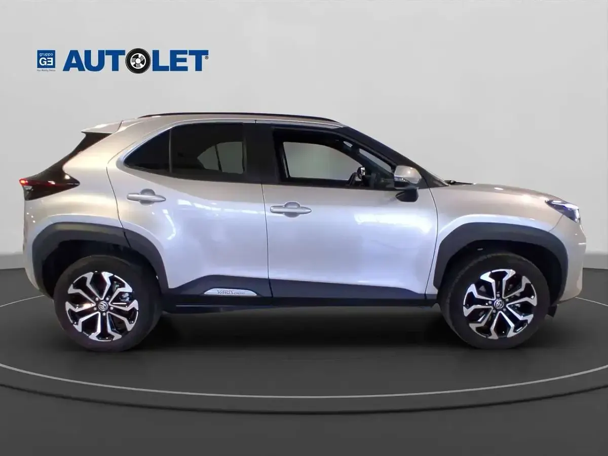 Usata Toyota Yaris Cross Trend 116 CV (85 kW) 2023 Argento SUV