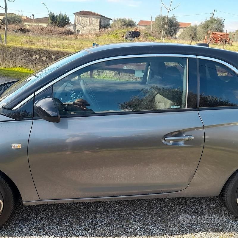 Usata Opel Adam 70 CV (51 kW) 2017 Grigio Utilitaria