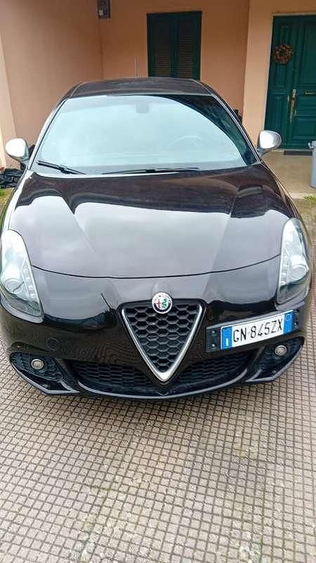 Usata Alfa Romeo Giulietta Distinctive 140 CV (102 kW) 2012 Nero Utilitaria