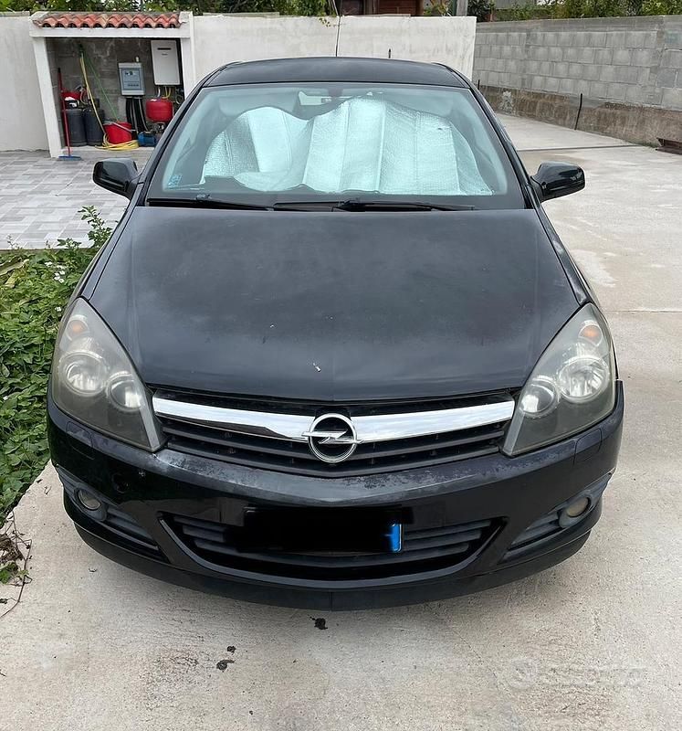 Usata 2006 Opel Astra GTC Tre volumi | 2000 € (Buon prezzo) - Immagine 1/4