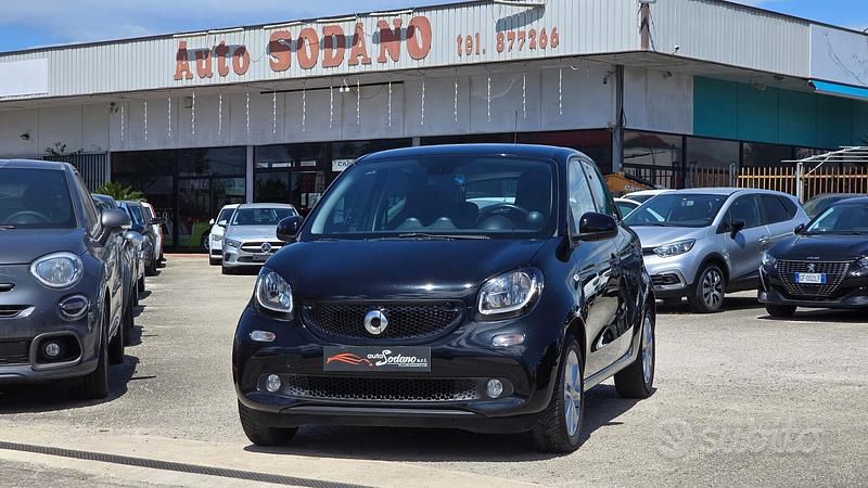 Begagnad Smart ForFour Passion 90 HK (66 kW) 2016 Svart Halvkombi