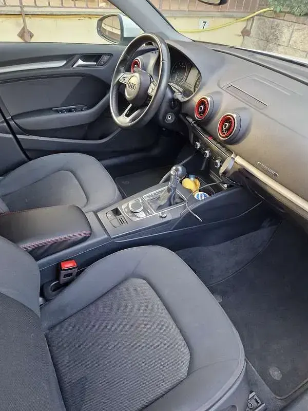 Usata Audi A3 Admired 131 CV (96 kW) 2019 Berlina