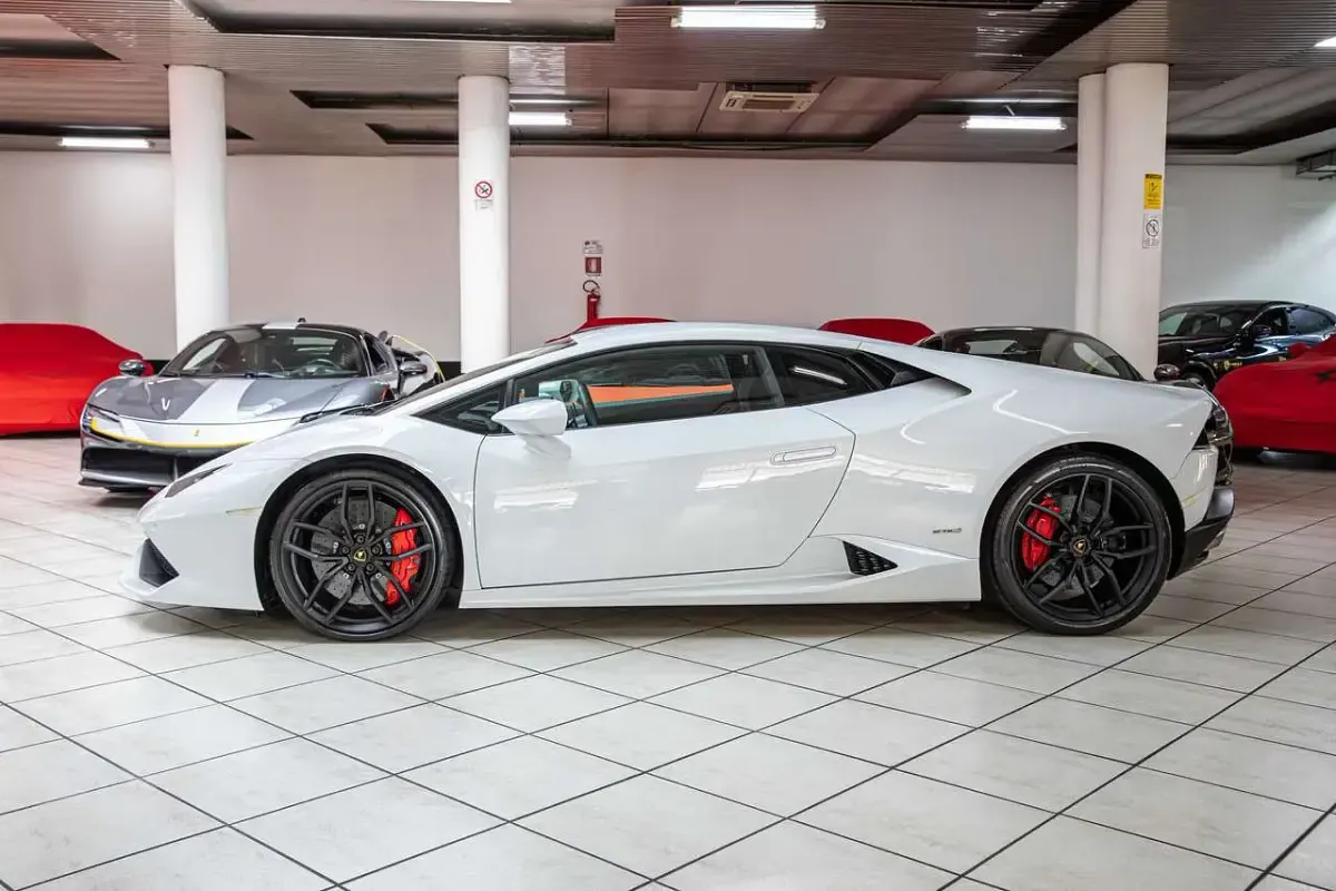 Usata Lamborghini Huracán 610 CV (448 kW) 2015 Bianco icarus Coupé