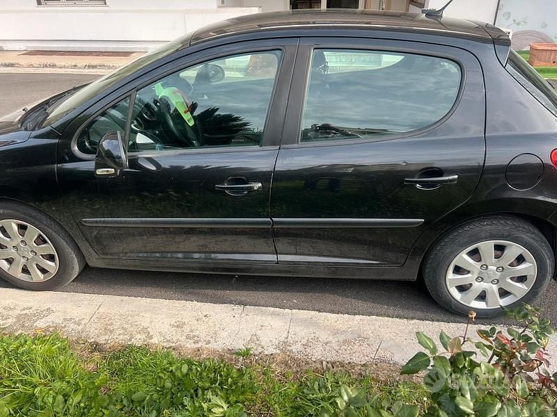 Usata Peugeot 207 70 CV (51 kW) 2006 Nero Berlina