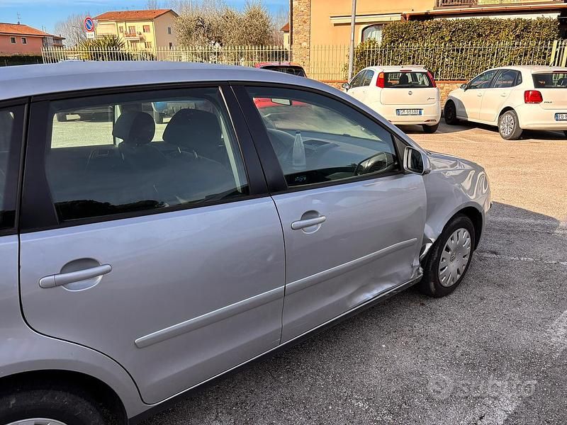 Occasion VW Polo 64 ch (47 kW) 2007 Gris Citadine
