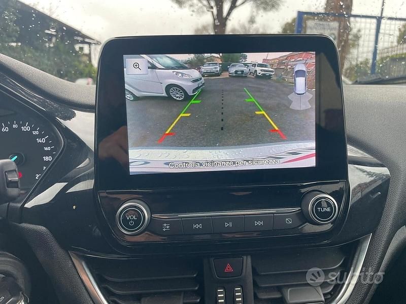 Usata Ford Fiesta Active 100 CV (73 kW) 2019 Grigio Utilitaria