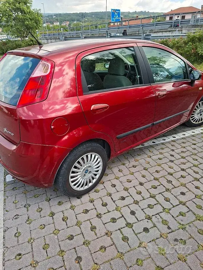 Usata Fiat Grande Punto 65 CV (47 kW) 2006 Rosso Utilitaria