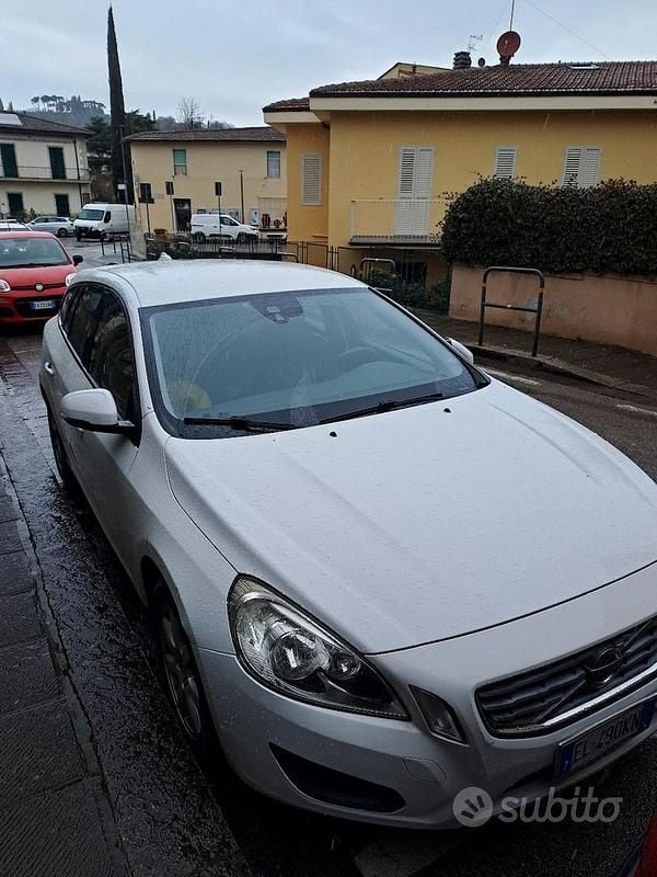 Usata Volvo V60 Summum 163 CV (119 kW) 2012 Bianco Station wagon
