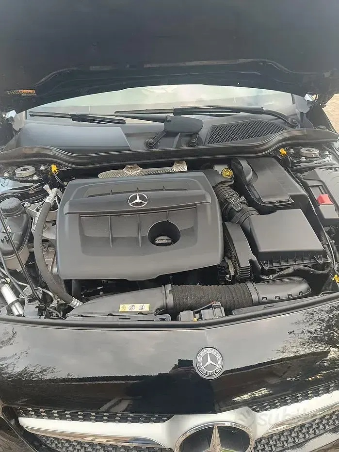 Usata Mercedes 180 AMG 109 CV (80 kW) 2017 Nero Berlina