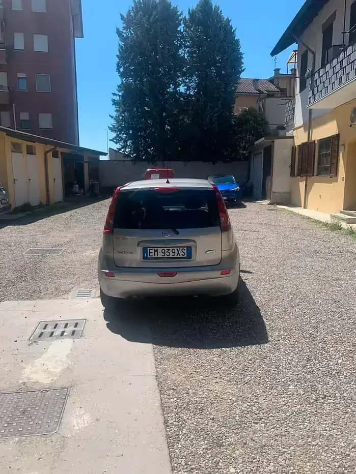 Usata Nissan Note 90 CV (66 kW) 2012 Grigio Utilitaria