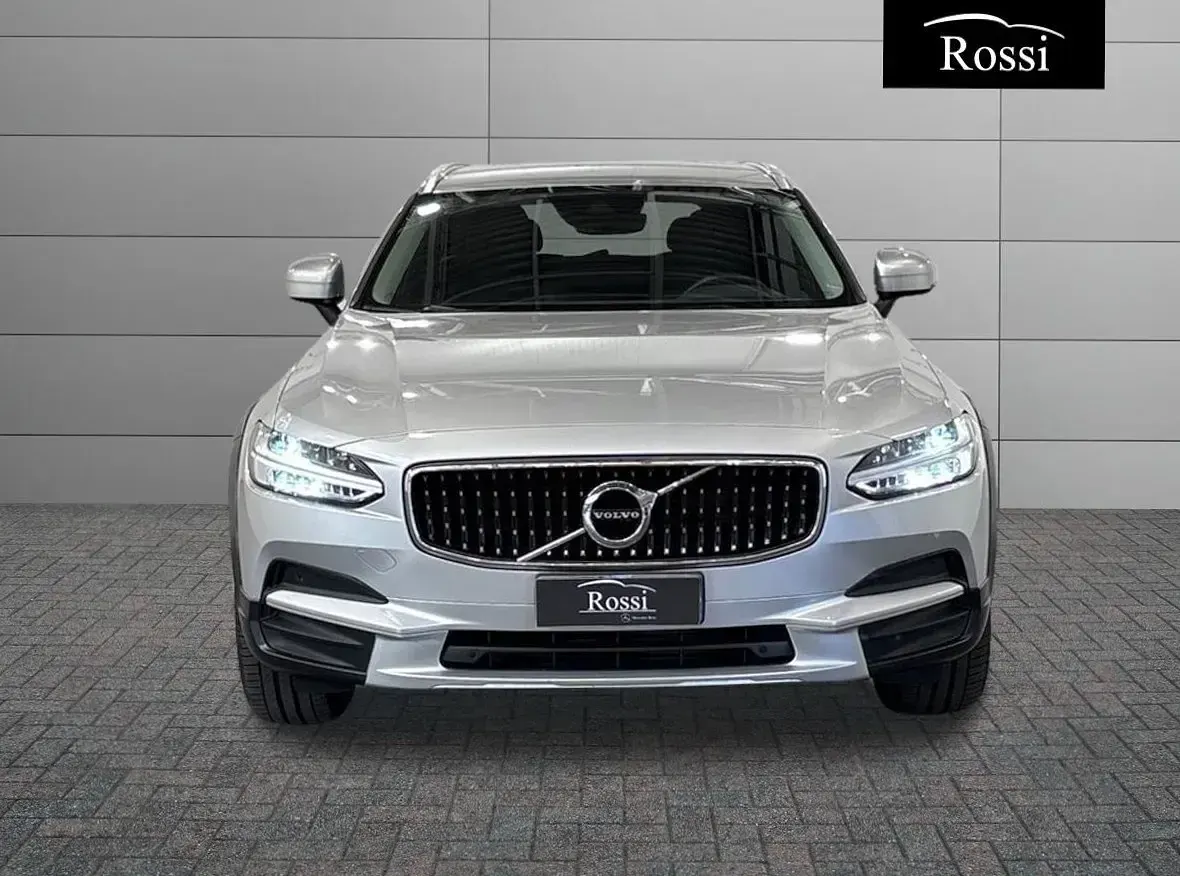 Usata Volvo V90 CC Business Edition 190 CV (139 kW) 2019 Argento metallizzato Station wagon