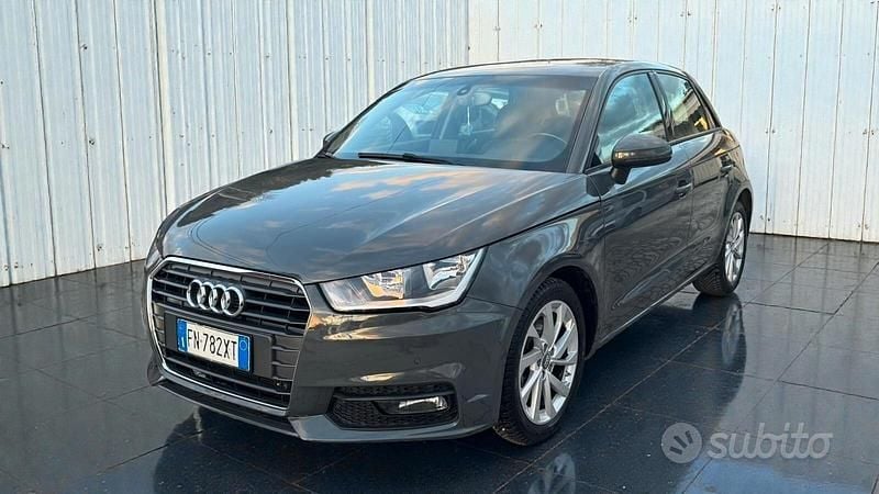 Grigio Usata 2018 Audi A1 Admired Tre volumi | 14.600 € (Ottimo prezzo) - Immagine 1/4