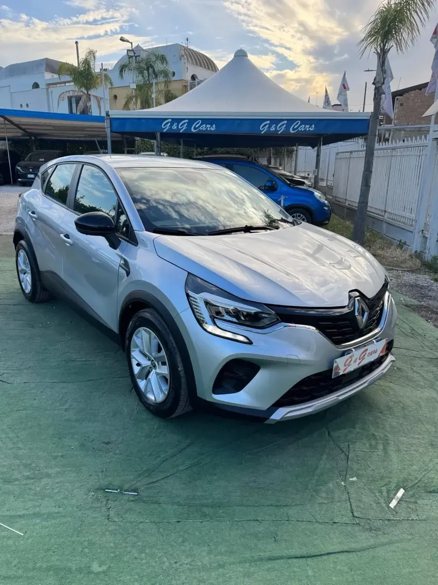 Usata Renault Captur Techno 91 CV (66 kW) 2024 Grigio SUV
