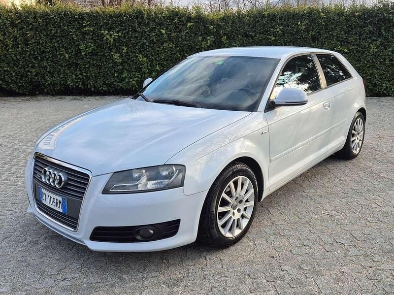 Bianco Usata 2009 Audi A3 Ambition Tre volumi | 3000 € (Super prezzo) - Immagine 1/4