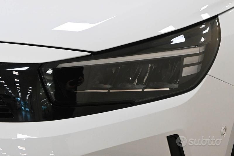 Usata Opel Corsa GS Line 100 CV (73 kW) 2024 Bianco Berlina