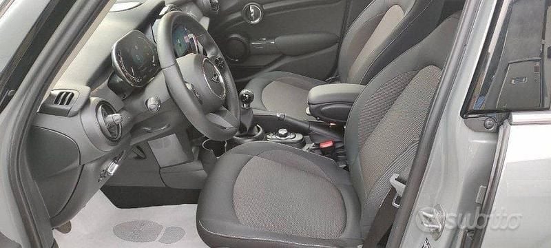 Usata Mini Cooper Classic 136 CV (100 kW) 2022 Grigio Utilitaria