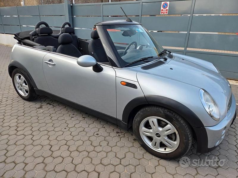 Usata Mini Cooper Cabriolet 116 CV (85 kW) 2006 Argento Cabrio