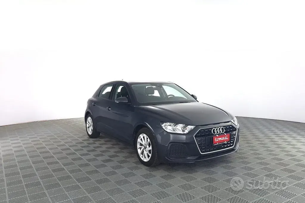 Usata Audi A1 Admired 95 CV (69 kW) 2023 Grigio manhattan SUV