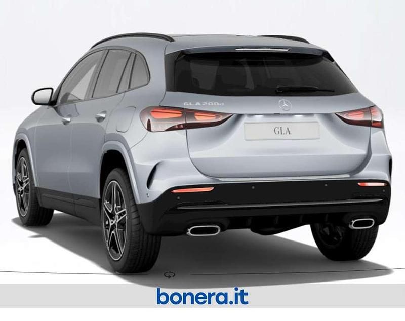 Nuova Mercedes GLA200 AMG line 150 CV (110 kW) 2026 Argento hightech SUV