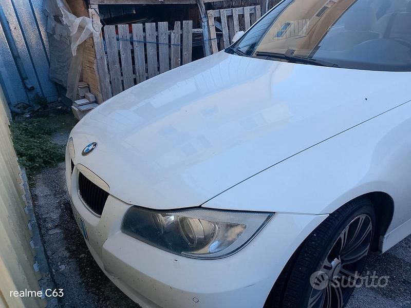 Usata BMW 320 177 CV (130 kW) 2010 Bianco Berlina