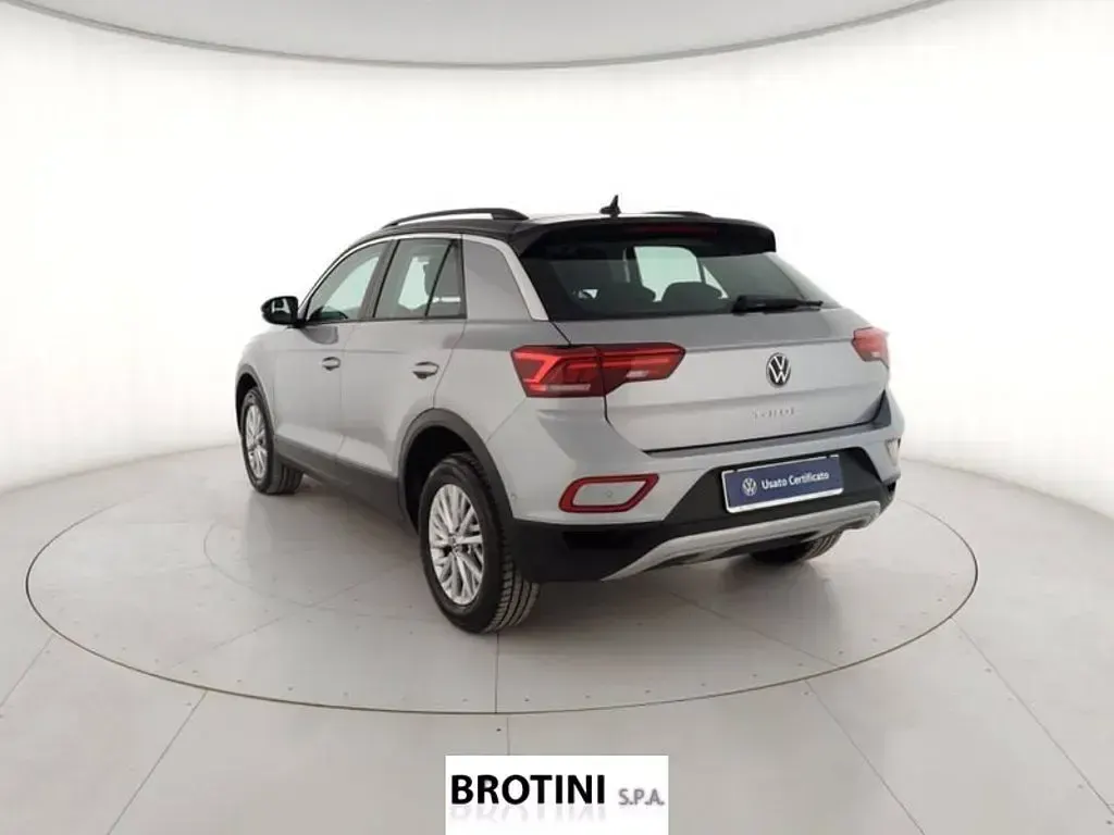 Usata VW T-Roc Life 150 CV (110 kW) 2025 Grigio metallizzato SUV