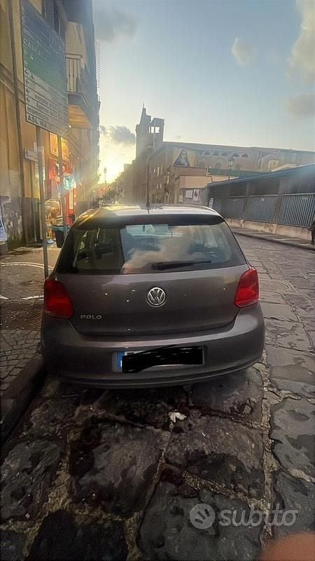 Usata VW Polo 69 CV (50 kW) 2011 Grigio Utilitaria