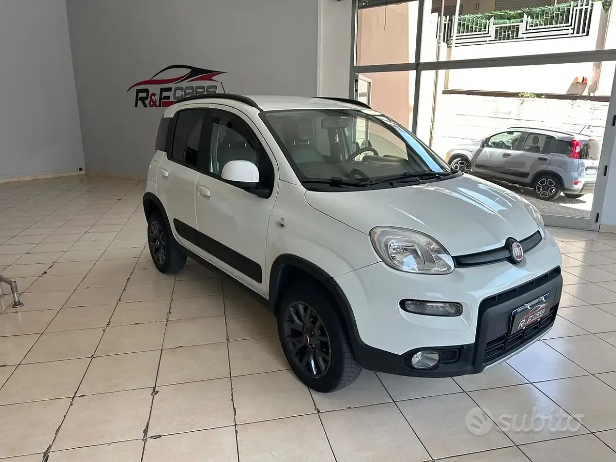 Usata Fiat Panda 4x4 S 95 CV (69 kW) 2017 Bianco Utilitaria