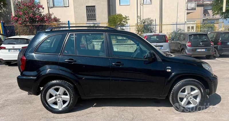 Usata Toyota RAV4 Sol 115 CV (84 kW) 2005 Nero SUV