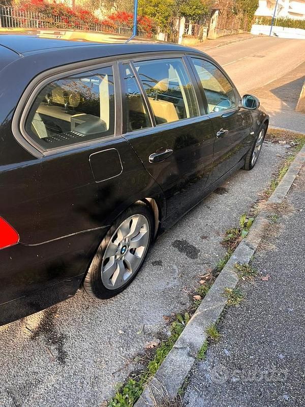 Usata BMW 320 177 CV (130 kW) 2008 Nero Station wagon