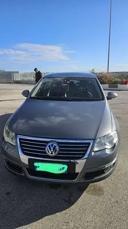 Usata VW Passat Highline 140 CV (102 kW) 2005 Berlina