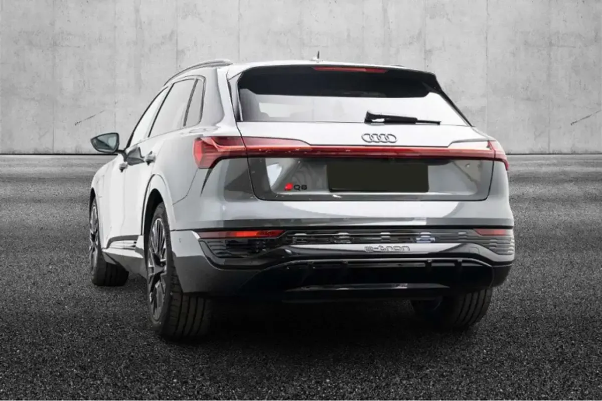 Usata Audi Q8 e-tron S-Line 158 kW (215 CV) 2023 Grigio SUV