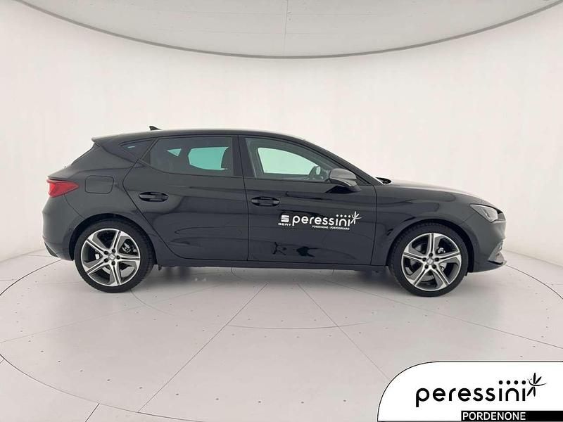 Nuova Seat Leon FR 116 CV (85 kW) 2025 Nero midnight Berlina