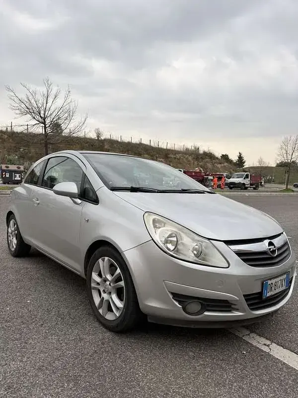 Usata Opel Corsa Sport 90 CV (66 kW) 2008 Utilitaria