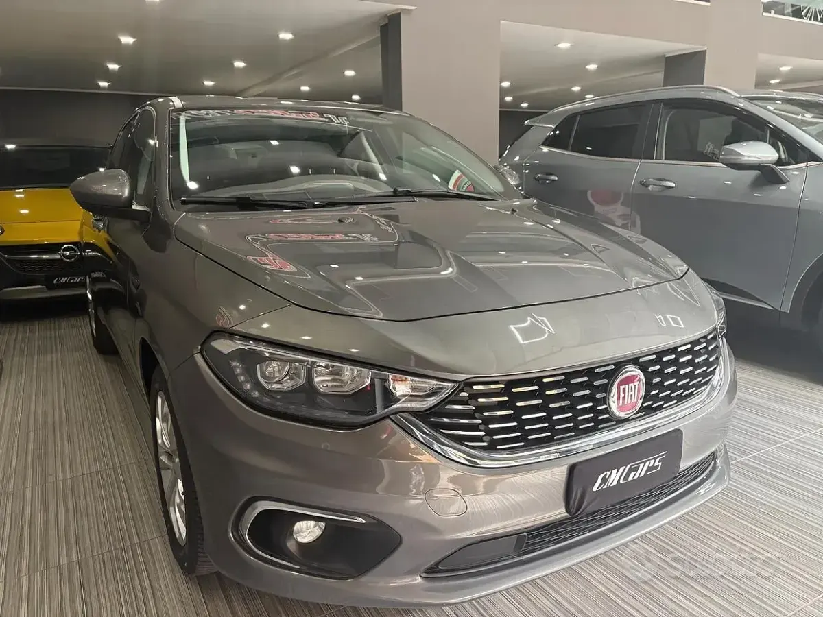Occasion Fiat Tipo Business 120 ch (88 kW) 2018 Gris Berline