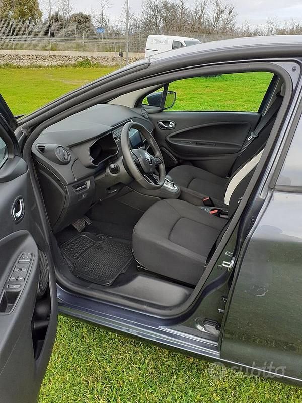 Usata Renault Zoe 80 kW (109 CV) 2022 Grigio Utilitaria