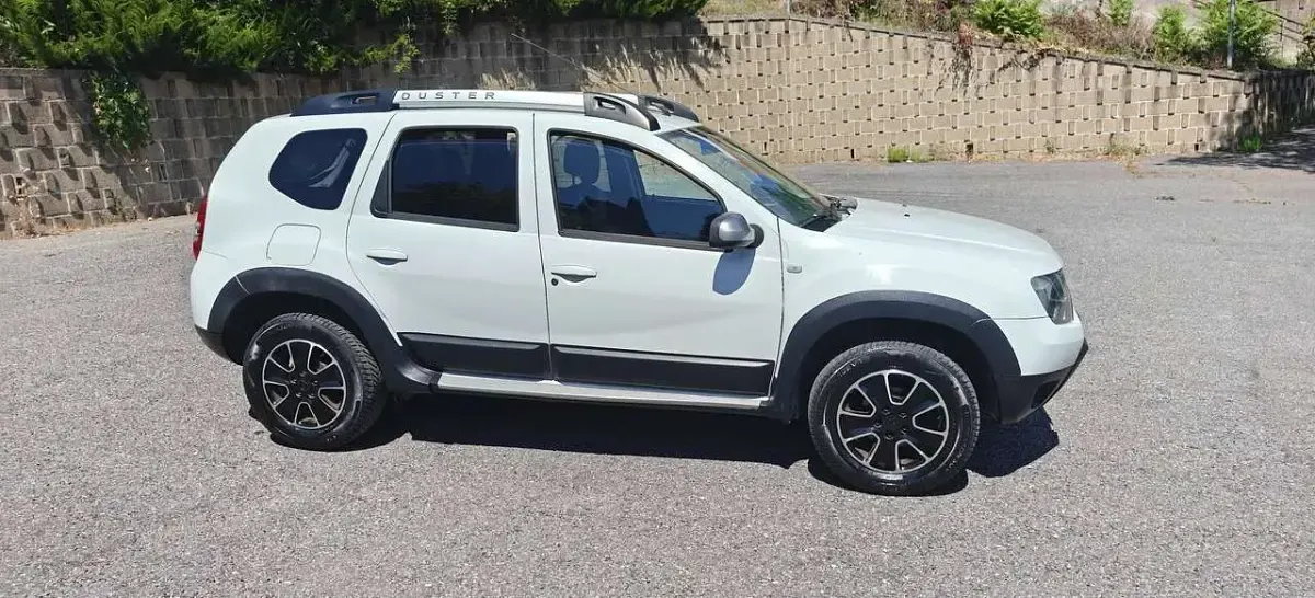 Usata Dacia Duster Black Shadow 114 CV (83 kW) 2017 Bianco SUV