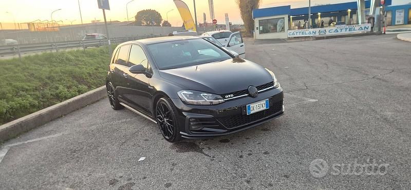 Nero Usata 2017 VW Golf VII GTD Tre volumi | 21.000 € - Immagine 1/4