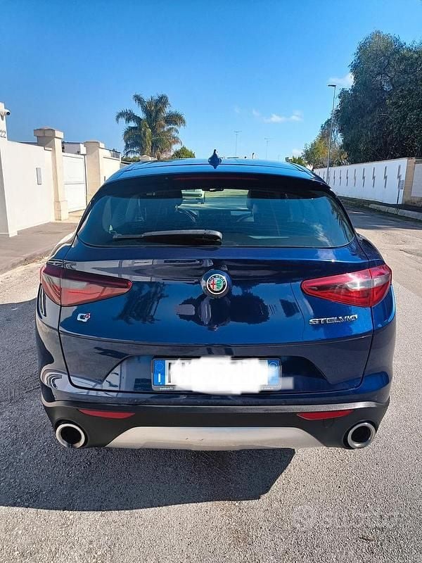 Usata Alfa Romeo Stelvio Business 210 CV (154 kW) 2018 Blu SUV