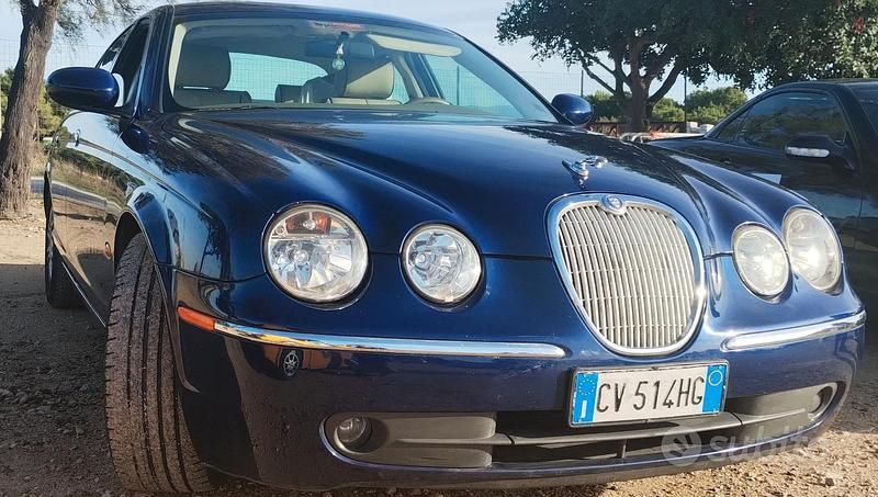 Blu Usata 2005 Jaguar S-Type S Tre volumi | 4800 € (Cara) - Immagine 1/4