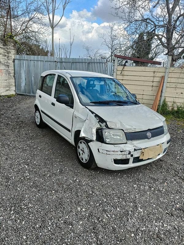 Usata Fiat Panda 69 CV (50 kW) 2012 Bianco Utilitaria