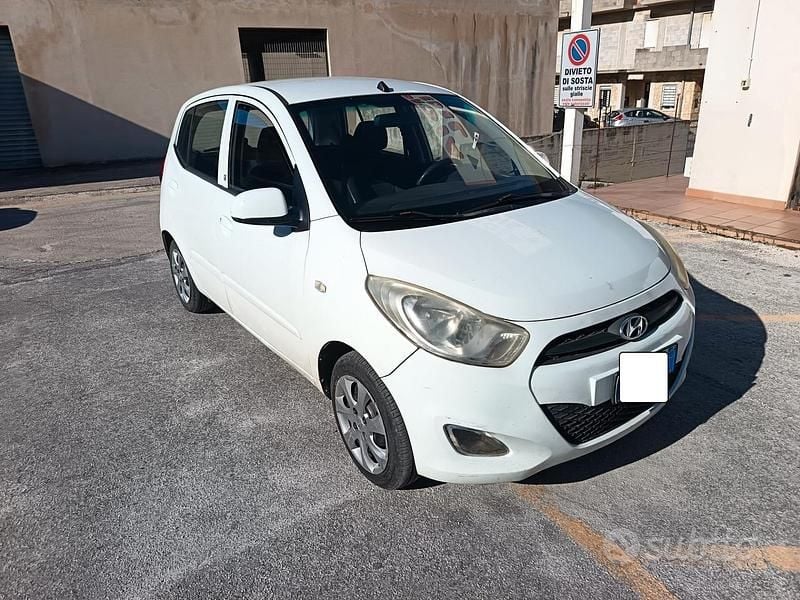 Usata Hyundai i10 Classic 69 CV (50 kW) 2013 Bianco Utilitaria
