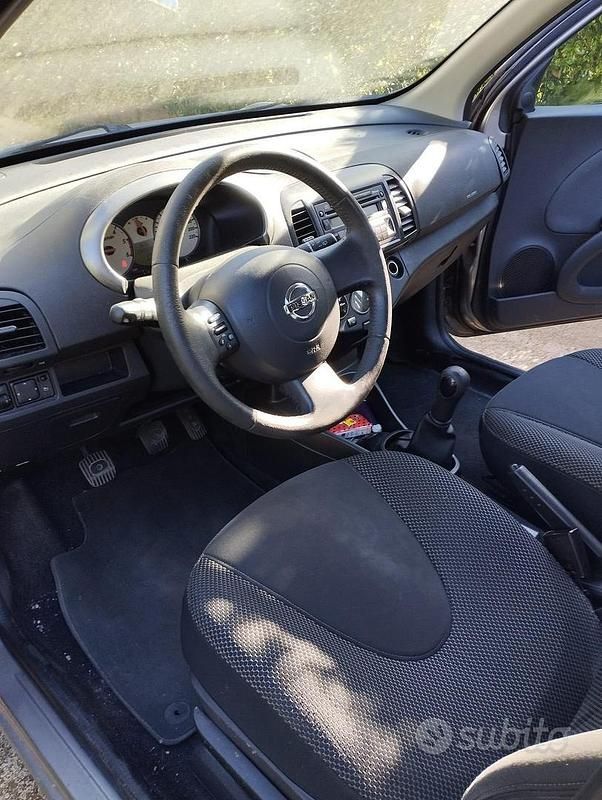 Usado Nissan Micra 86 HP (63 kW) 2008 Cinzento Citadino