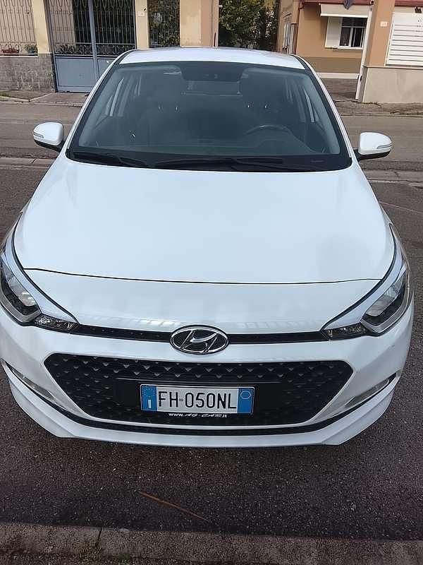 Usata Hyundai i20 Comfort 83 CV (61 kW) 2017 Utilitaria